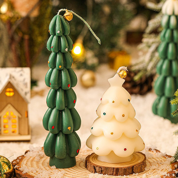 Creative Christmas tree shaped candles, romantic Christmas decoration ideas